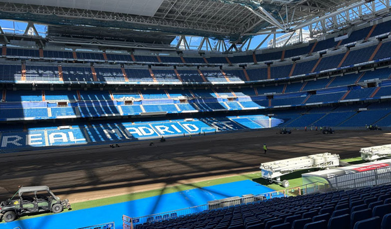 Foto: Santiago Bernabéu pozostało bez murawy
