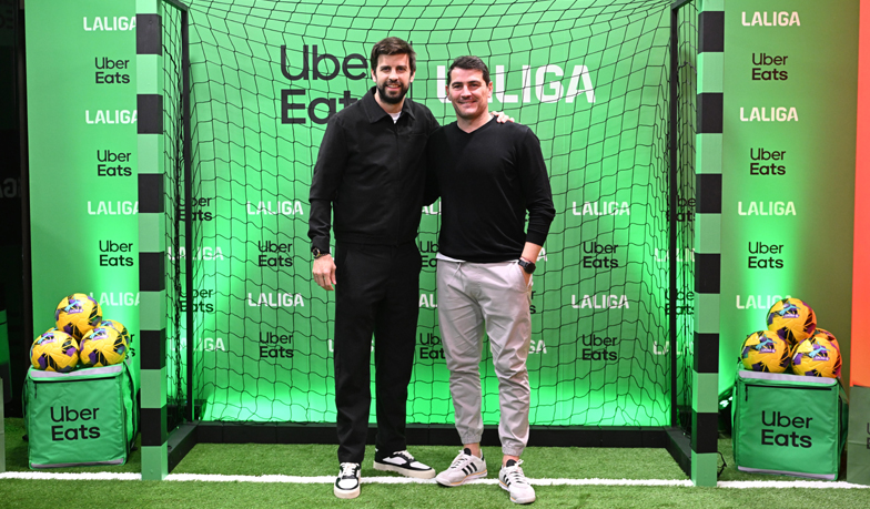Foto: Casillas i Piqué spierają się o manity i Puchary Europy przed Klasykiem