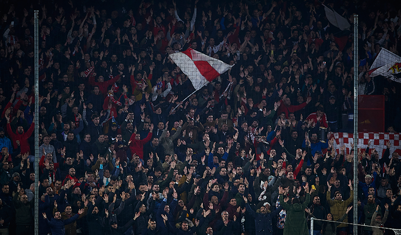 Foto: Policja zatrzymała kibiców Sevilli przed meczem na Bernabéu?
