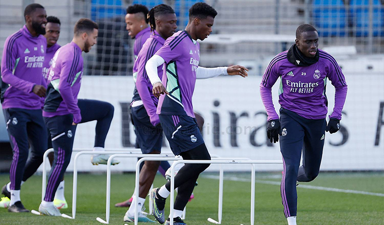 Foto: Benzema i Mariano nie trenowali z drużyną