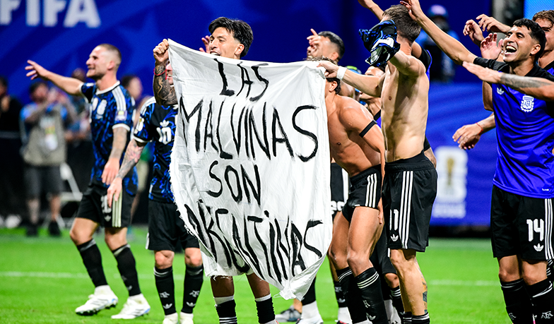 Czy FIFA może ukarać Argentynę za transparnet „Malwiny są argentyńskie”?
