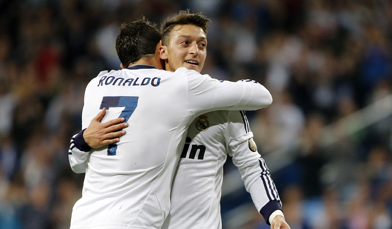 Foto: Özil: Każdy powinien okazać więcej szacunku Cristiano