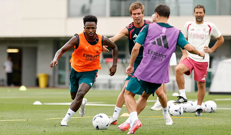 Bernardo Silva, Vinícius i Brahim trenowali z zespołem