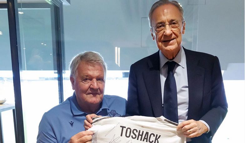 Foto: Real Madryt także oddał hołd Johnowi Toshackowi