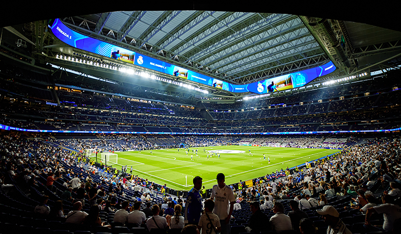 Foto: Apple montuje ponad 100 kamer na mecz z Juventusem, by rozpocząć testy „nieskończonego Bernabéu”