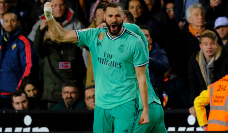 Foto: Benzema utrzymuje tempo Messiego