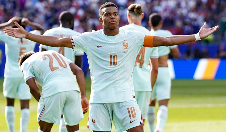 Ćwierćfinał MŚ: Francja pewnie wygrywa z Marokiem, Mbappé z golem i asystą [VIDEO]