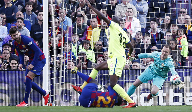 Foto: Barcelona wygrywa, ale pozostaje za Realem