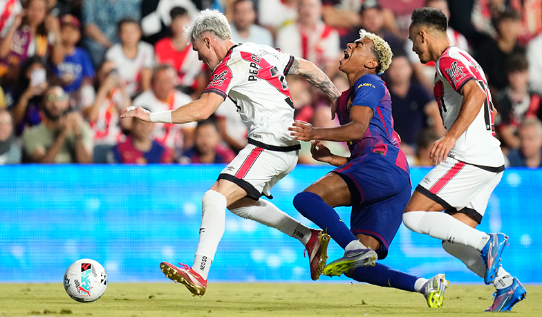 Foto: 3. kolejka: Skandal i remis na Vallecas; Real liderem
