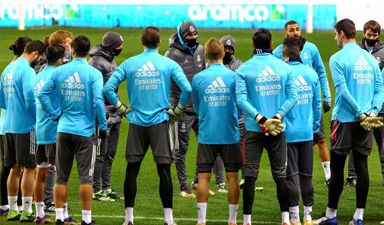 Foto: Szatnia nie pozwala upaść Zizou