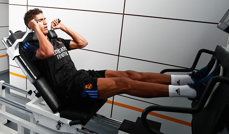 Foto: Varane nie jest jeszcze piłkarzem Manchesteru