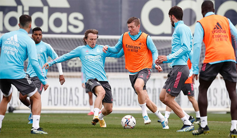 Foto: Hazard i Kroos trenowali z drużyną