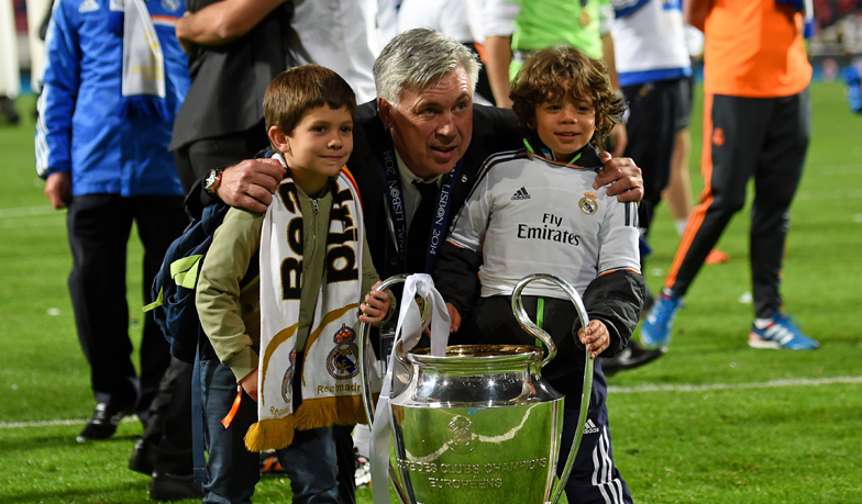 Foto: Ancelotti wyciągnął zdjęcie z synami Xabiego i Marcelo