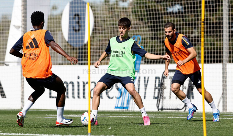 Foto: Vinícius i Arda trenowali z grupą