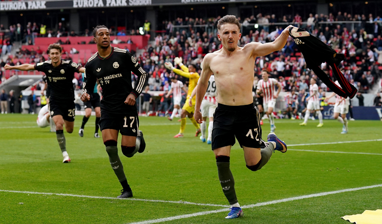 Bayern bez Kane'a z remontadą po golach w doliczonym czasie gry [VIDEO]