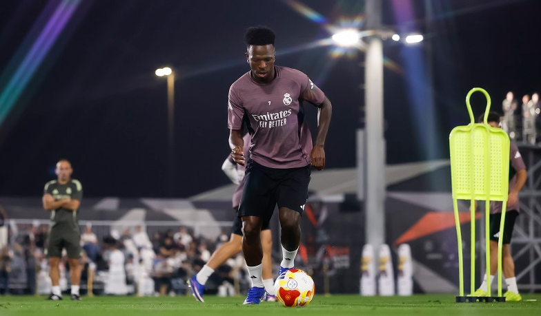 Foto: Vinícius: W derbach trzeba grać z chęciami i zaangażowaniem