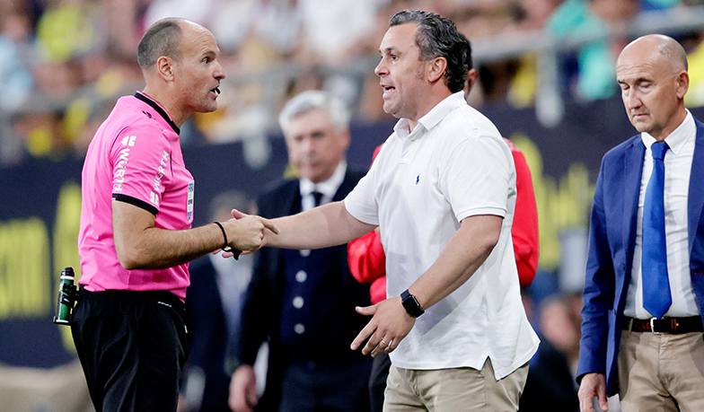 Foto: Sergio: Mateu ma trochę dziwny styl gwizdania końca meczu