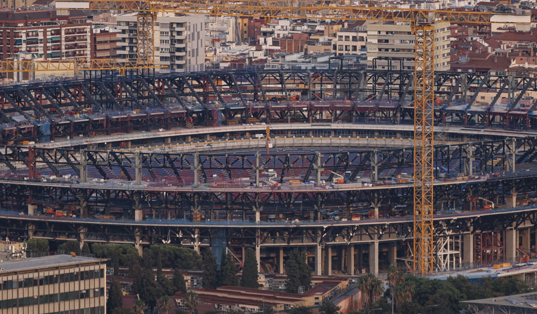 Foto: Media: UEFA gotowa pomóc Barcelonie ws. Camp Nou