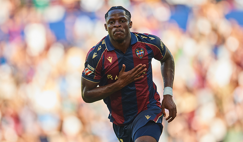 Foto: Etta Eyong, goleador Levante wychowany na tenisie i zakochany w Dragon Ballu