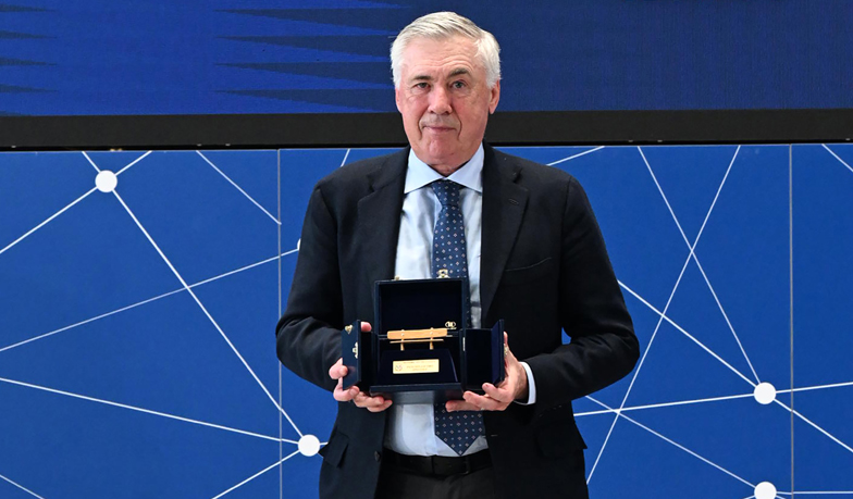 Foto: Ancelotti otrzymał nagrodę Złotej Ławki
