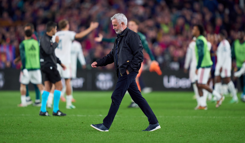 SER: Piłkarze Realu Madryt podrzucali Mourinho w szatni po Klasyku