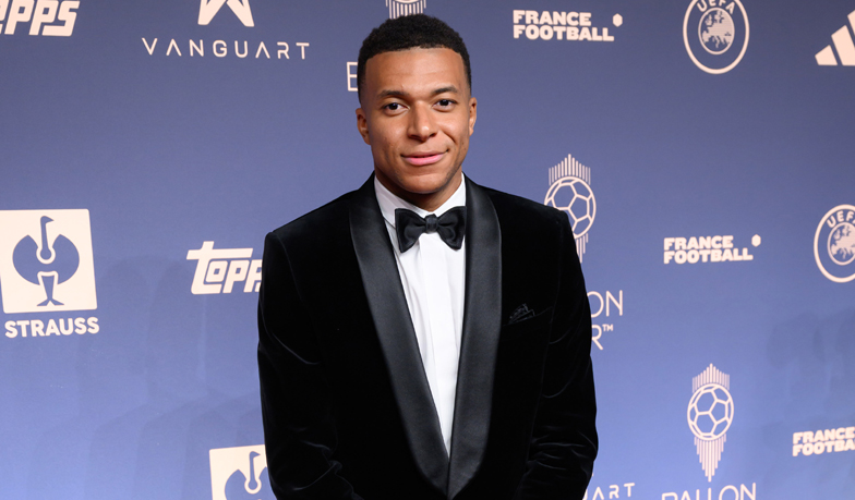 L'Équipe: Mbappé wrócił ze Złotej Piłki zmotywowany, ale szybko musiał zająć się aferą z Chinami