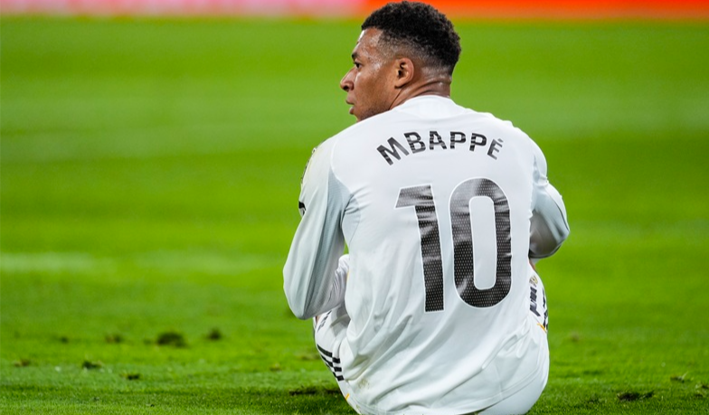 Mbappé nie dokończył meczu z Betisem z powodu nieznanych dolegliwości