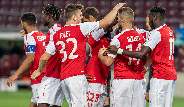 Foto: Pérez pogratulował Stade Reims powrotu do pucharów