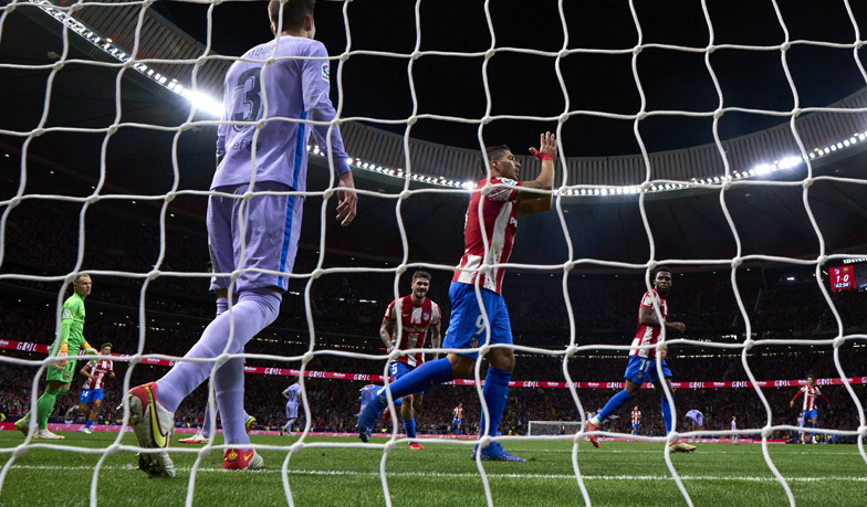 Foto: 8. kolejka: Atlético spokojnie pokonuje Barcelonę