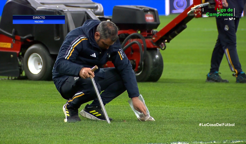 Foto: Czy istnieje problem z murawą na Santiago Bernabéu?